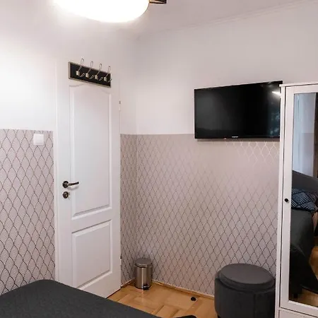 Clicktheflat Constitution Square Apartment