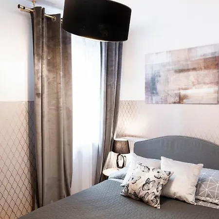 Clicktheflat Constitution Square Apartment *