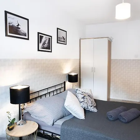 Clicktheflat Constitution Square Apartment