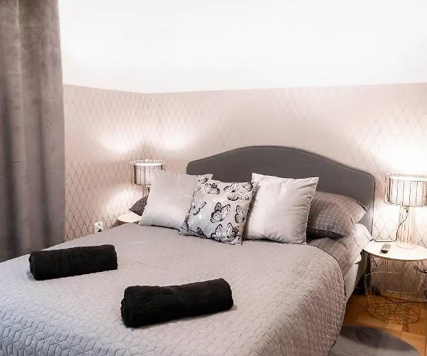 Clicktheflat Constitution Square * Varsovie