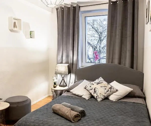 Clicktheflat Constitution Square Appartement