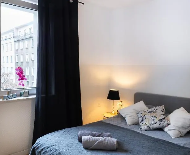 Clicktheflat Constitution Square Varsovie