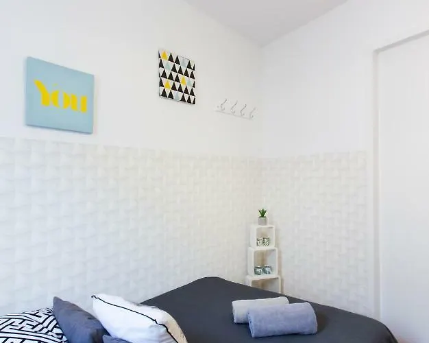 Clicktheflat Constitution Square Appartement