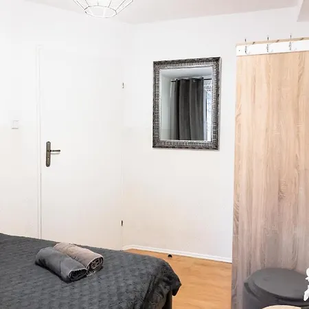 Clicktheflat Constitution Square Warschau