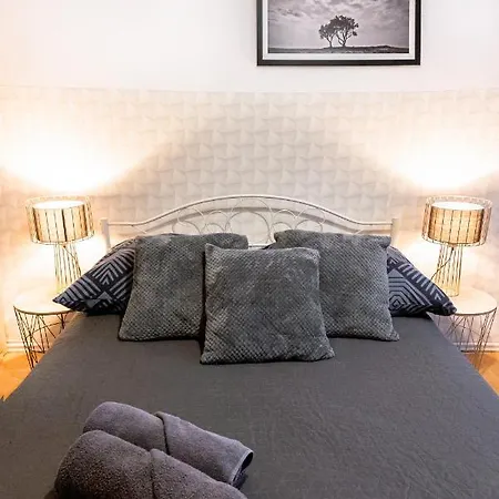 Clicktheflat Constitution Square Apartment Warschau