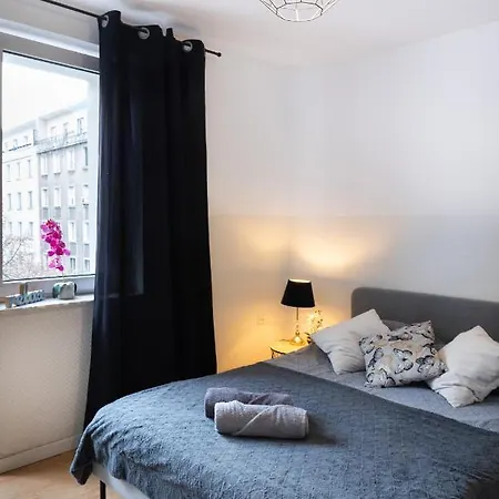 Clicktheflat Constitution Square ורשה