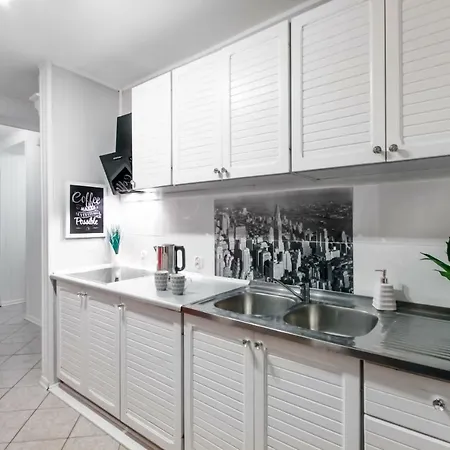 Clicktheflat Constitution Square דירה