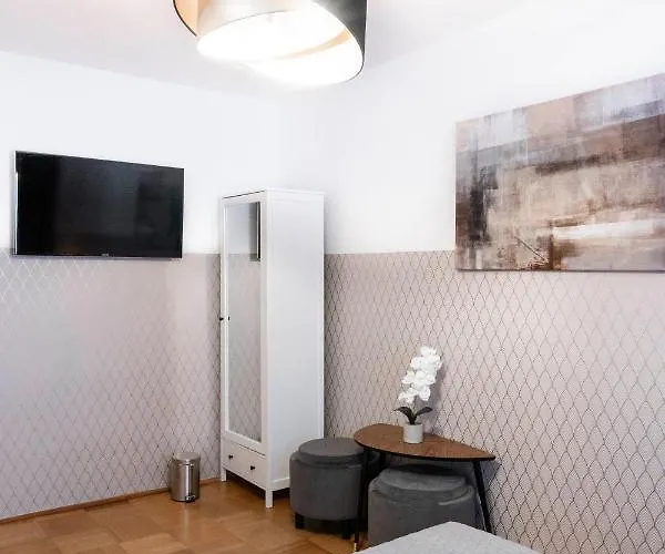 Clicktheflat Constitution Square * Varsovie