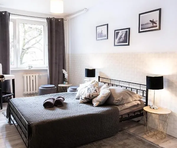 Clicktheflat Constitution Square *